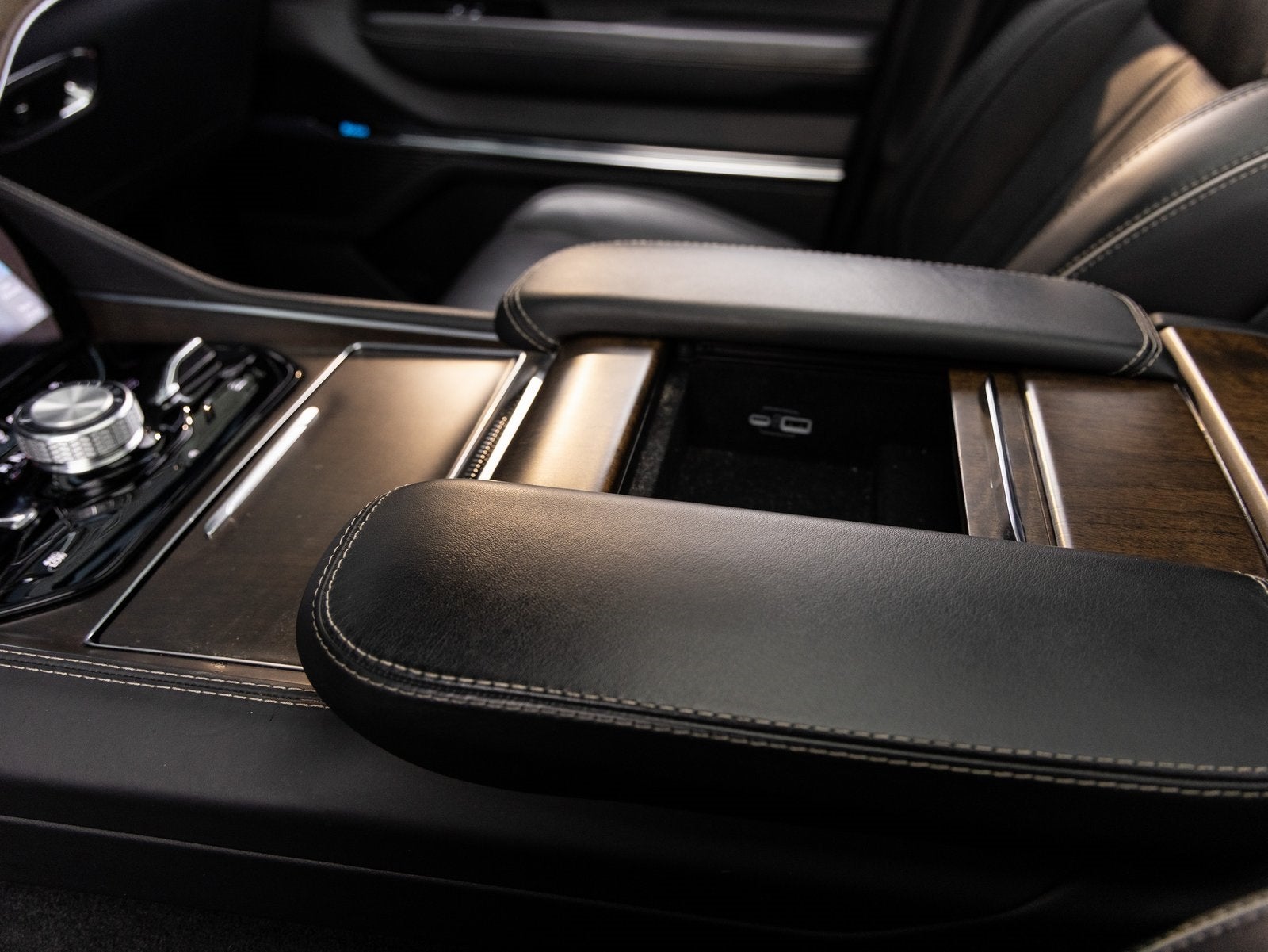 2022 Jeep Grand Wagoneer Series II