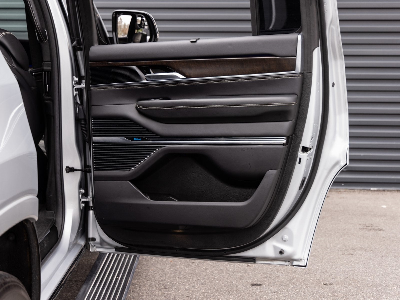 2022 Jeep Grand Wagoneer Series II