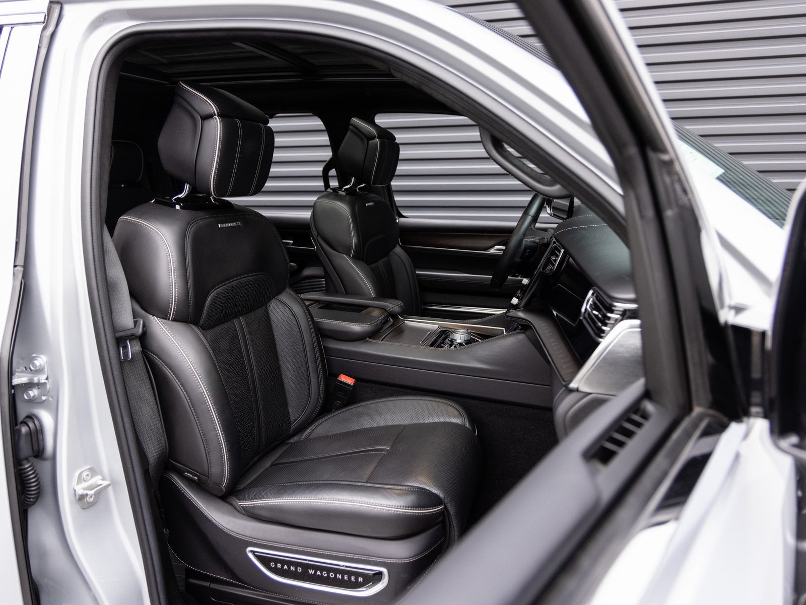 2022 Jeep Grand Wagoneer Series II