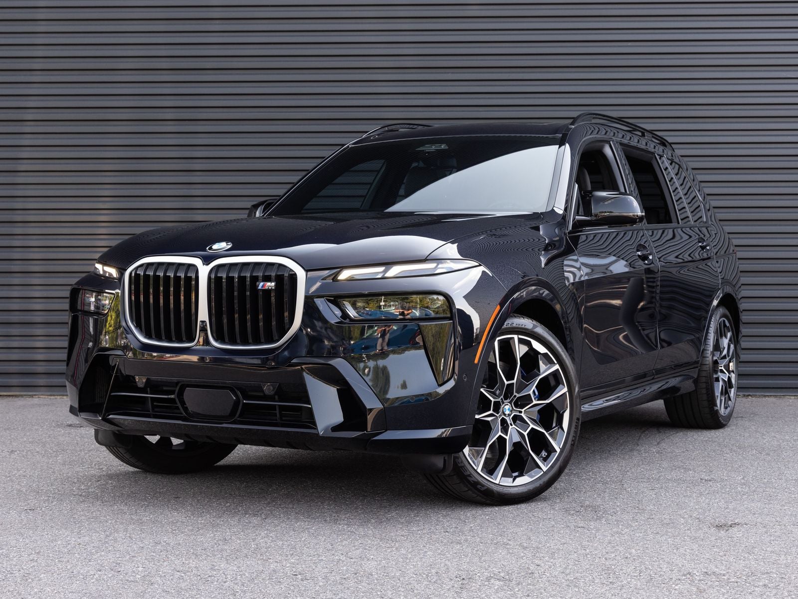 2024 BMW X7 M60i