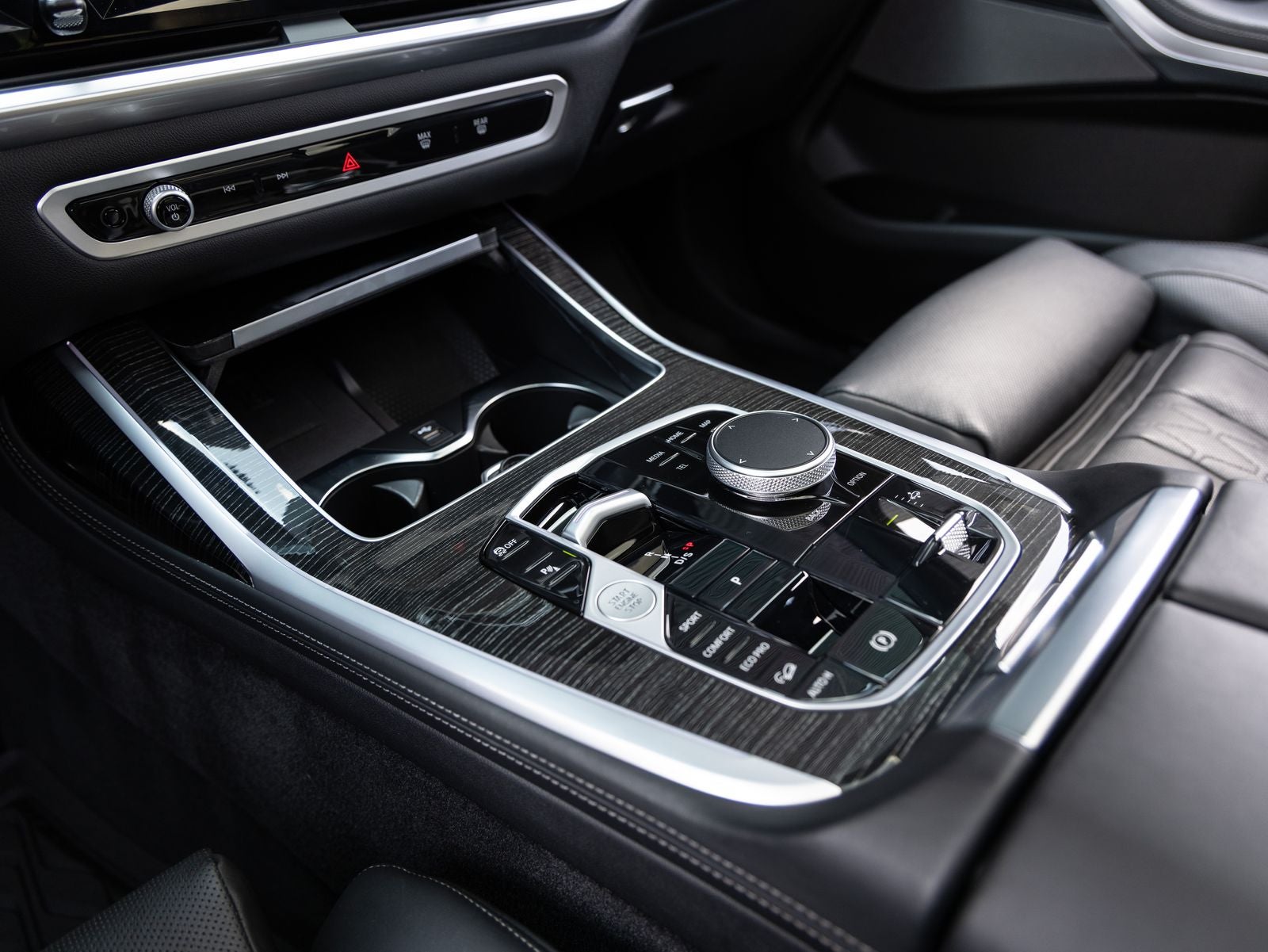 2024 BMW X7 M60i