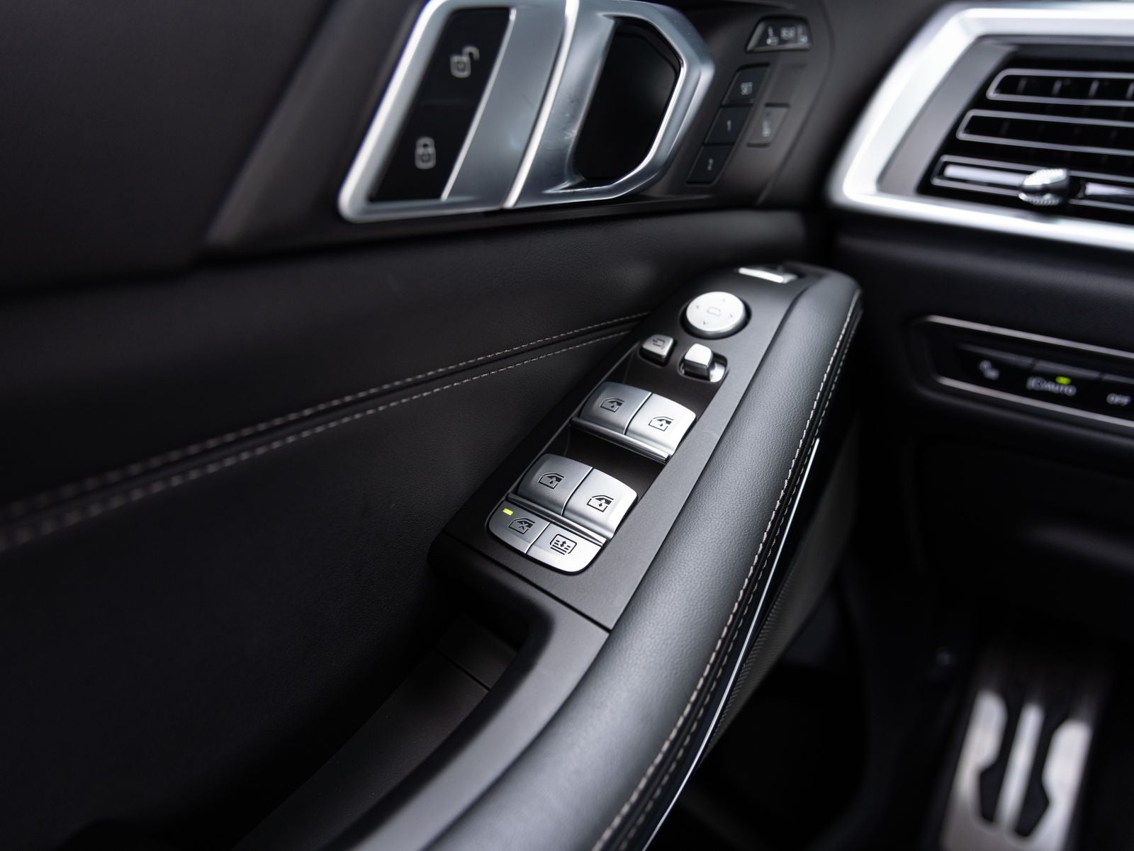 2024 BMW X7 M60i