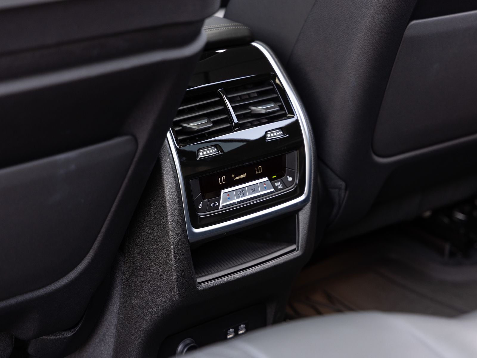2024 BMW X7 M60i