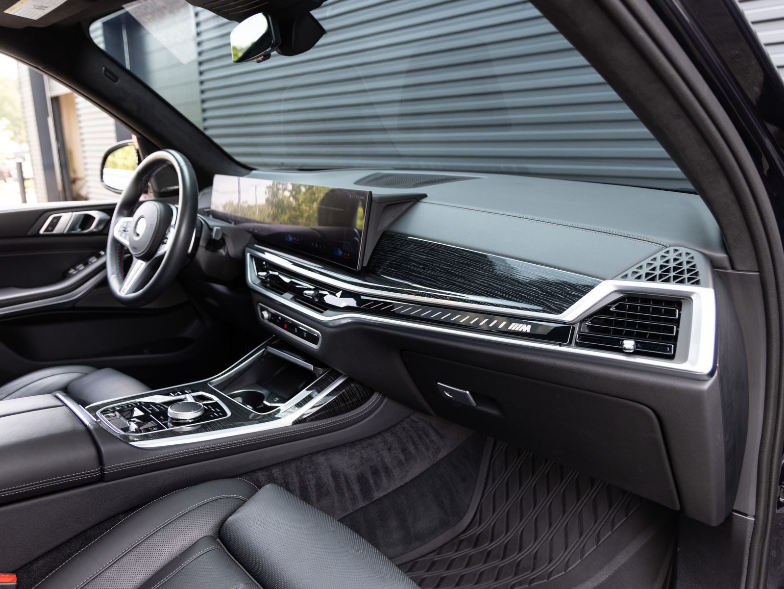 2024 BMW X7 M60i