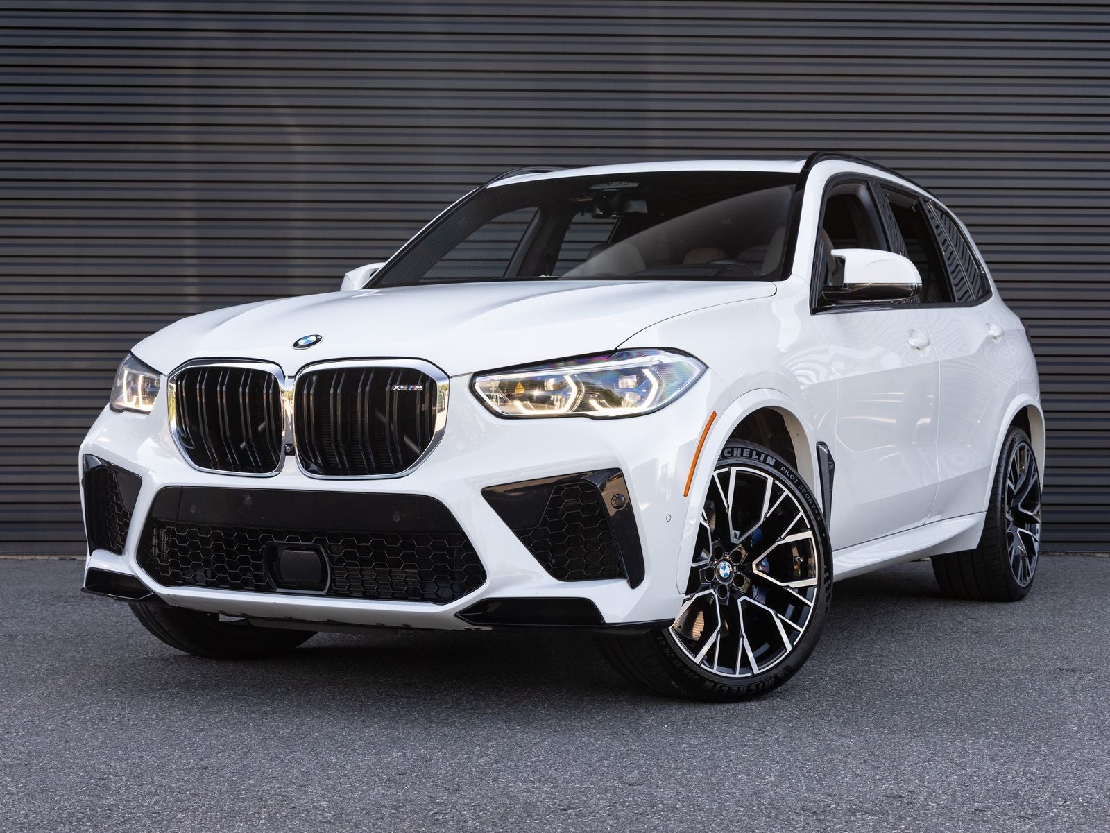 2021 BMW X5 M -'s photo