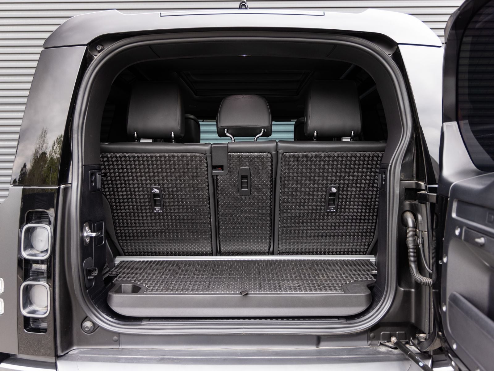 2024 Land Rover Defender Carpathian Edition