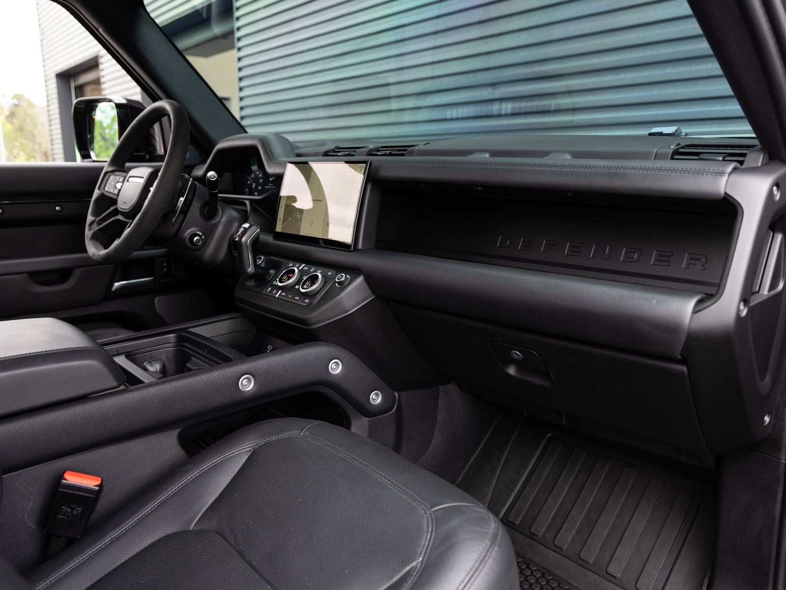 2024 Land Rover Defender Carpathian Edition