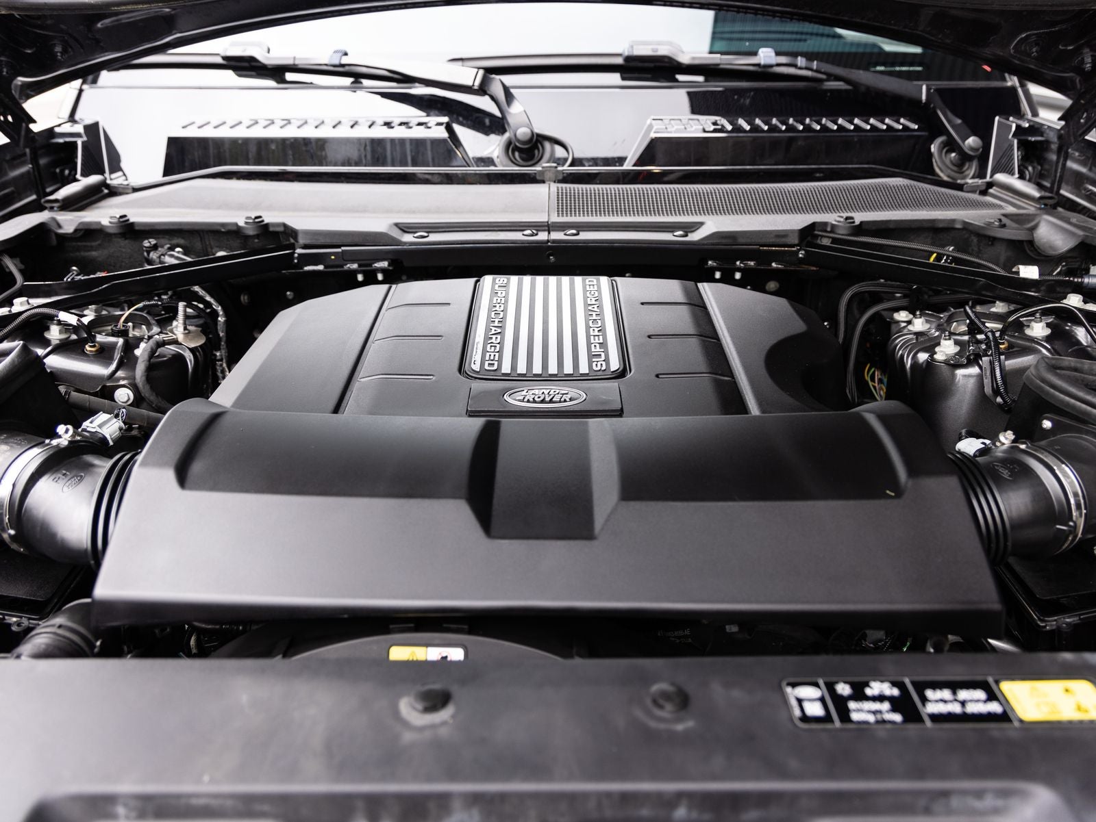 2024 Land Rover Defender Carpathian Edition