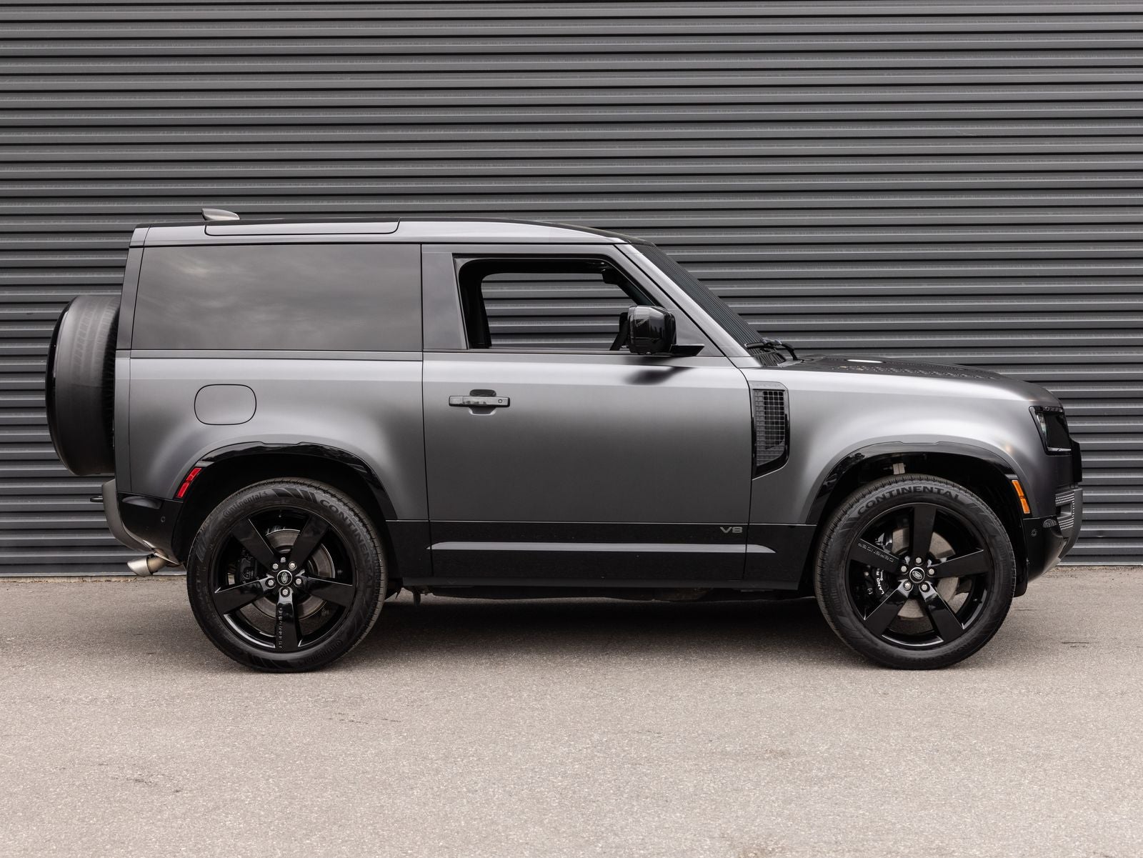 2024 Land Rover Defender Carpathian Edition