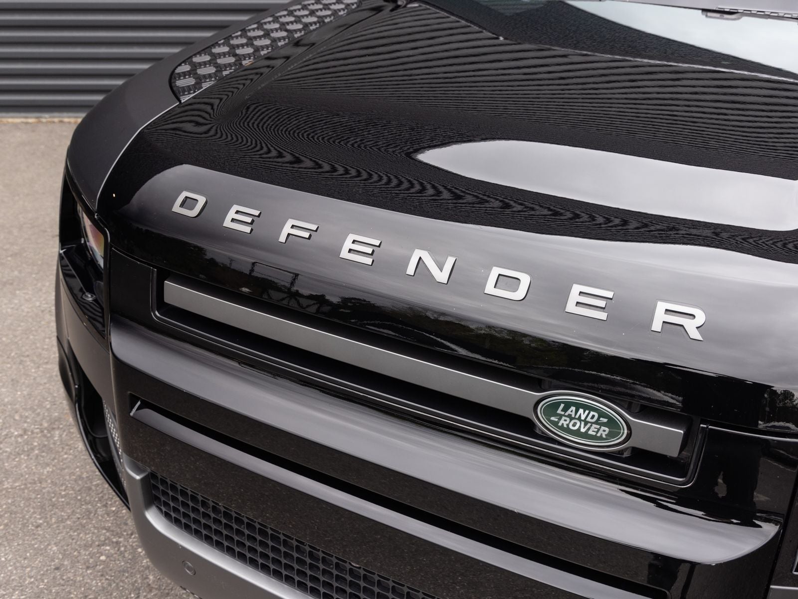 2024 Land Rover Defender Carpathian Edition