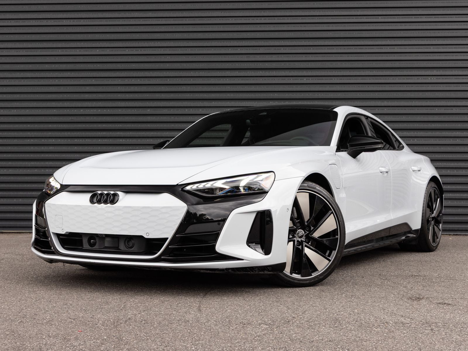 2023 Audi e-tron GT - Image 1