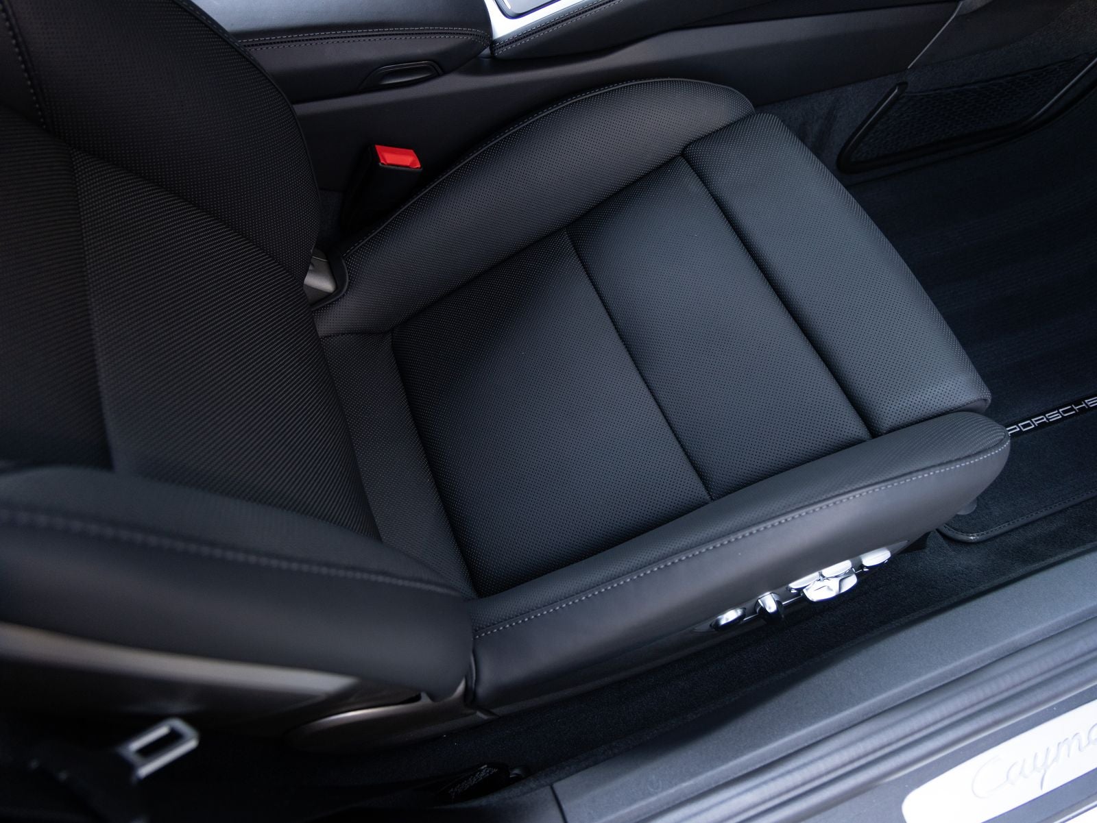 2025 Porsche 718 Cayman Coupe