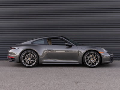 2024 Porsche 911 Carrera