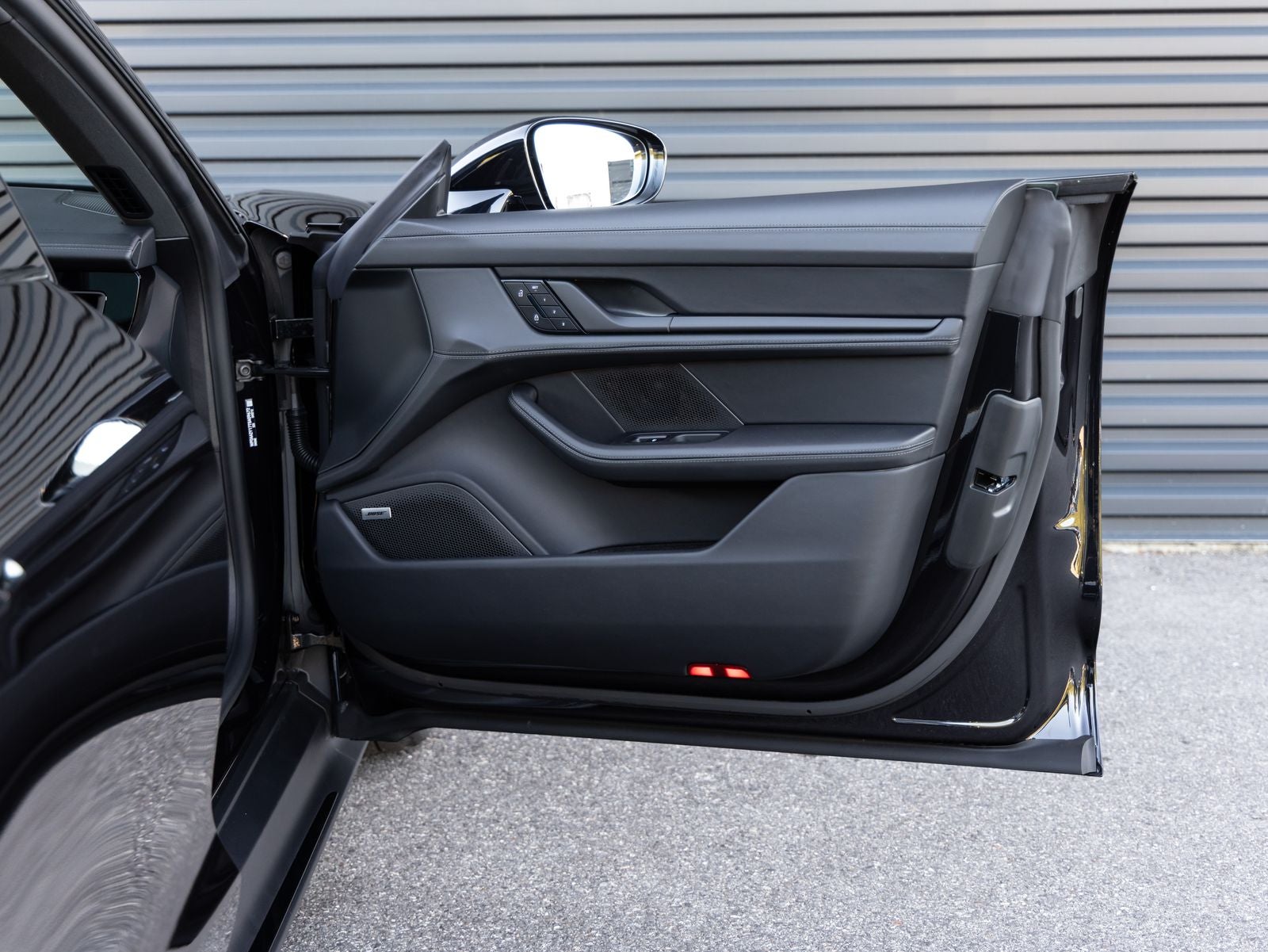 2026 Porsche Taycan Black Edition