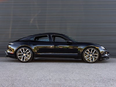2026 Porsche Taycan Black Edition