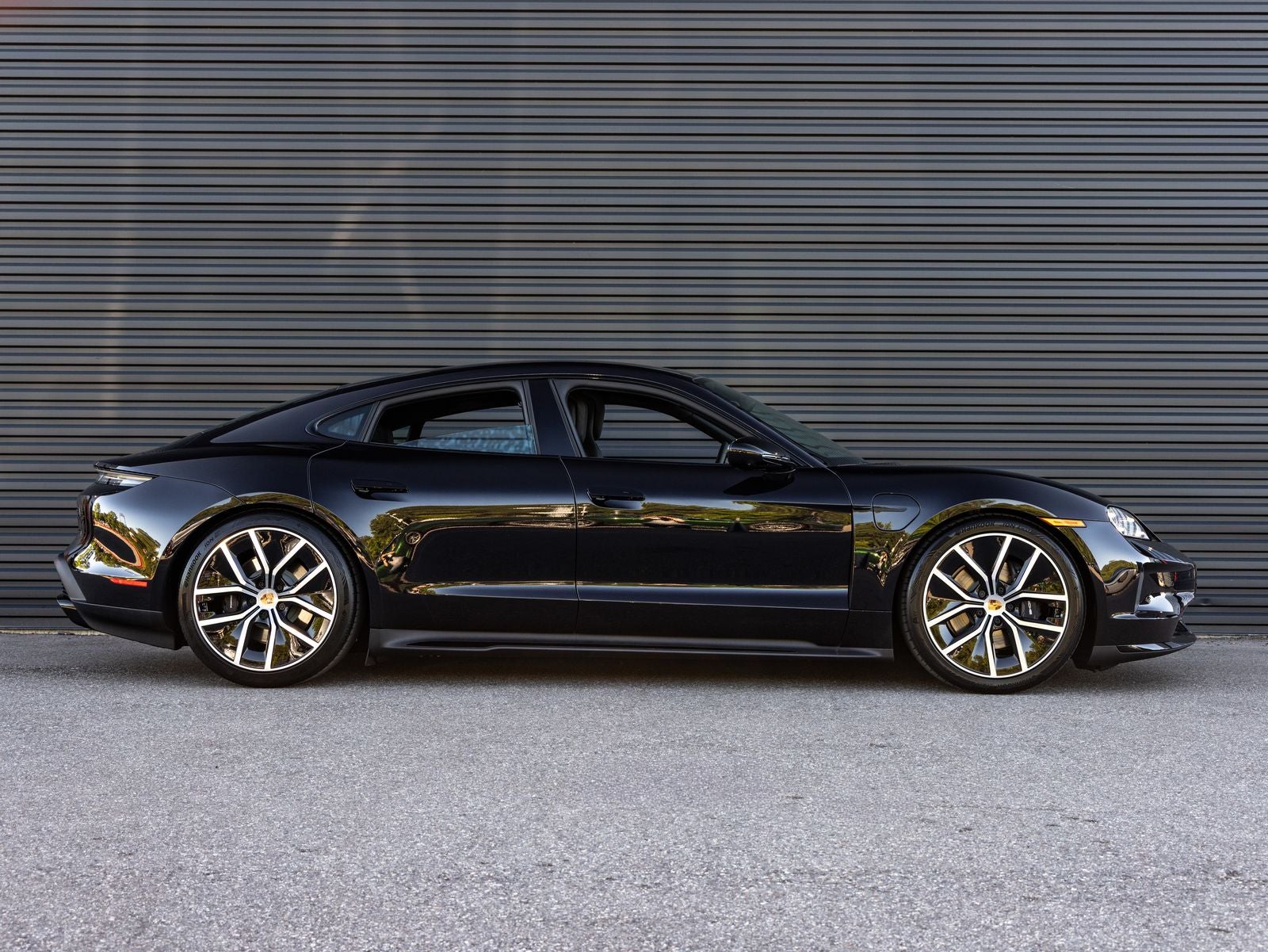 2026 Porsche Taycan Black Edition