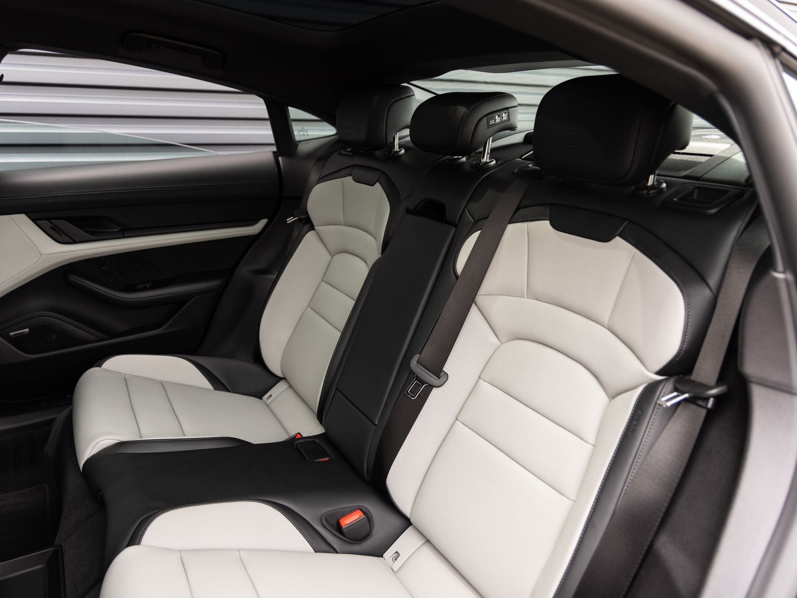 2026 Porsche Taycan Taycan 4 Black Edition