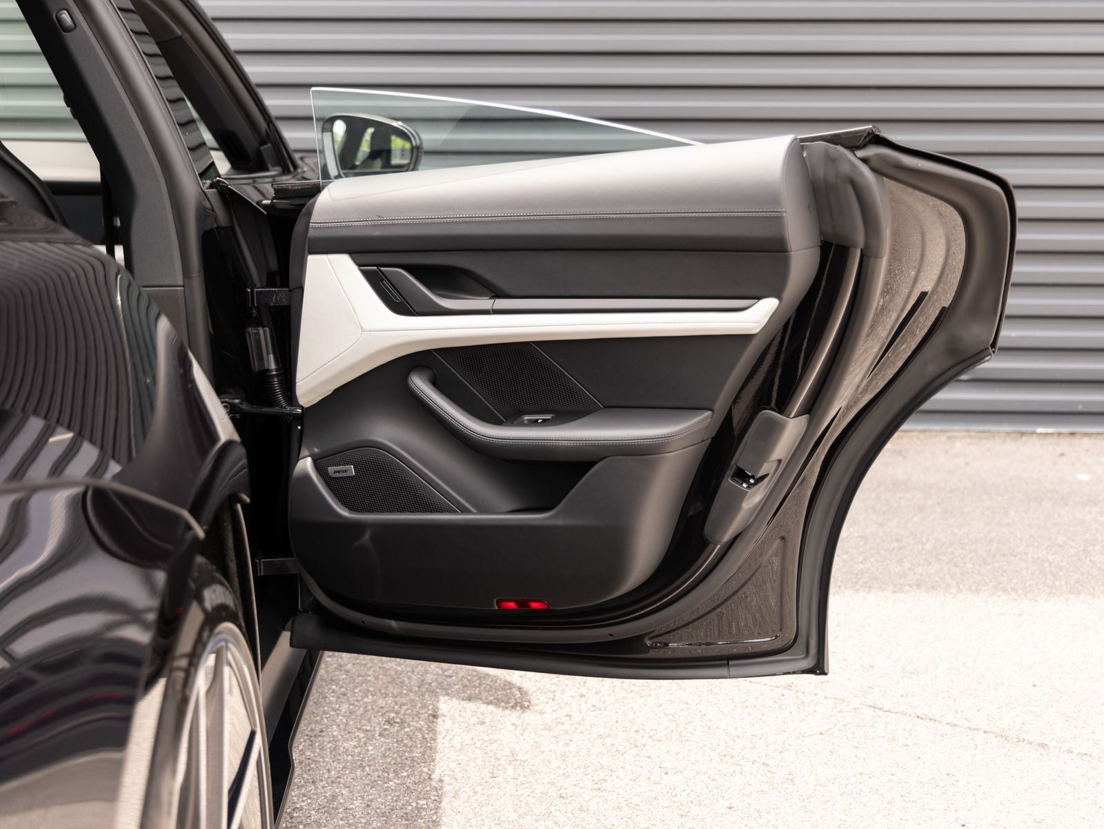 2026 Porsche Taycan Taycan 4 Black Edition