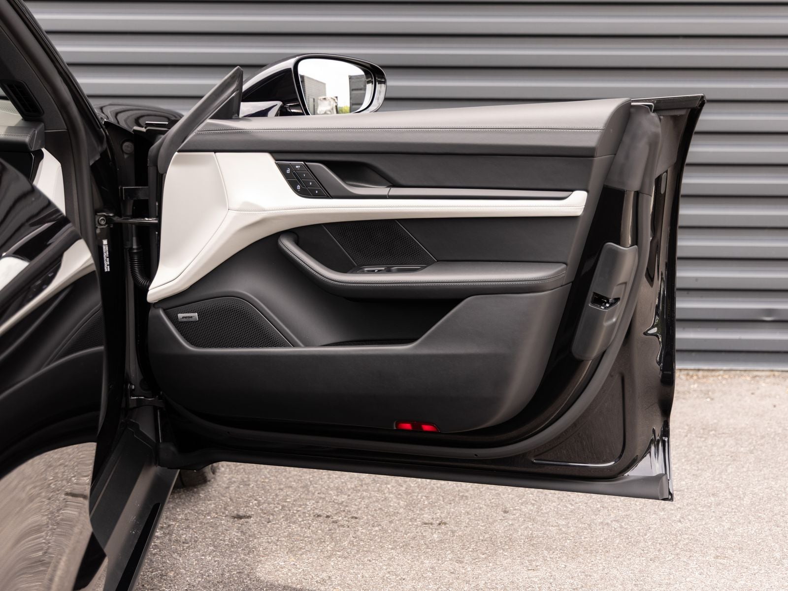 2026 Porsche Taycan Taycan 4 Black Edition