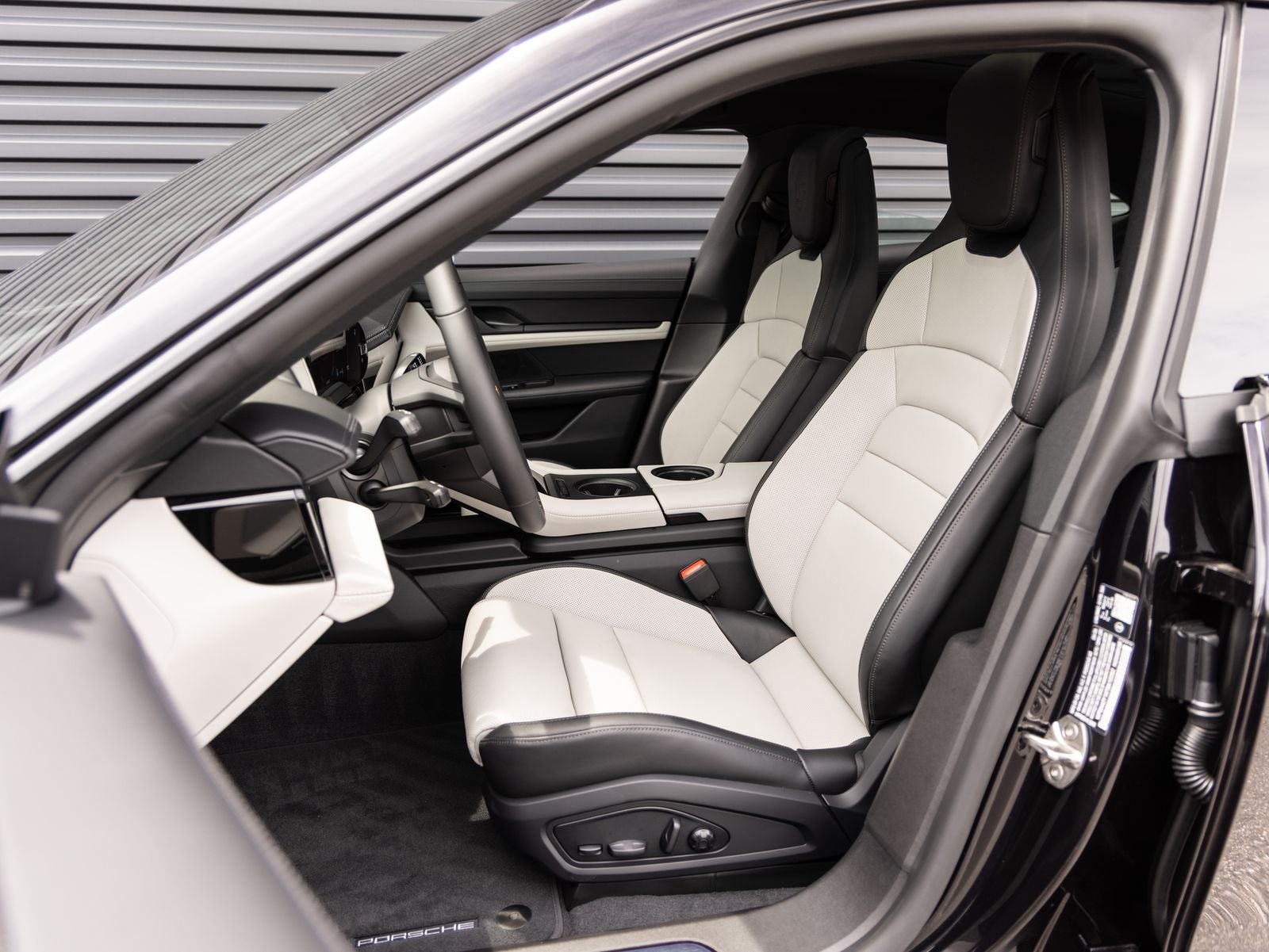 2026 Porsche Taycan Taycan 4 Black Edition