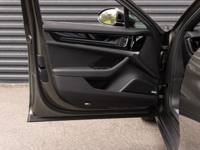 2026 Porsche Panamera 4