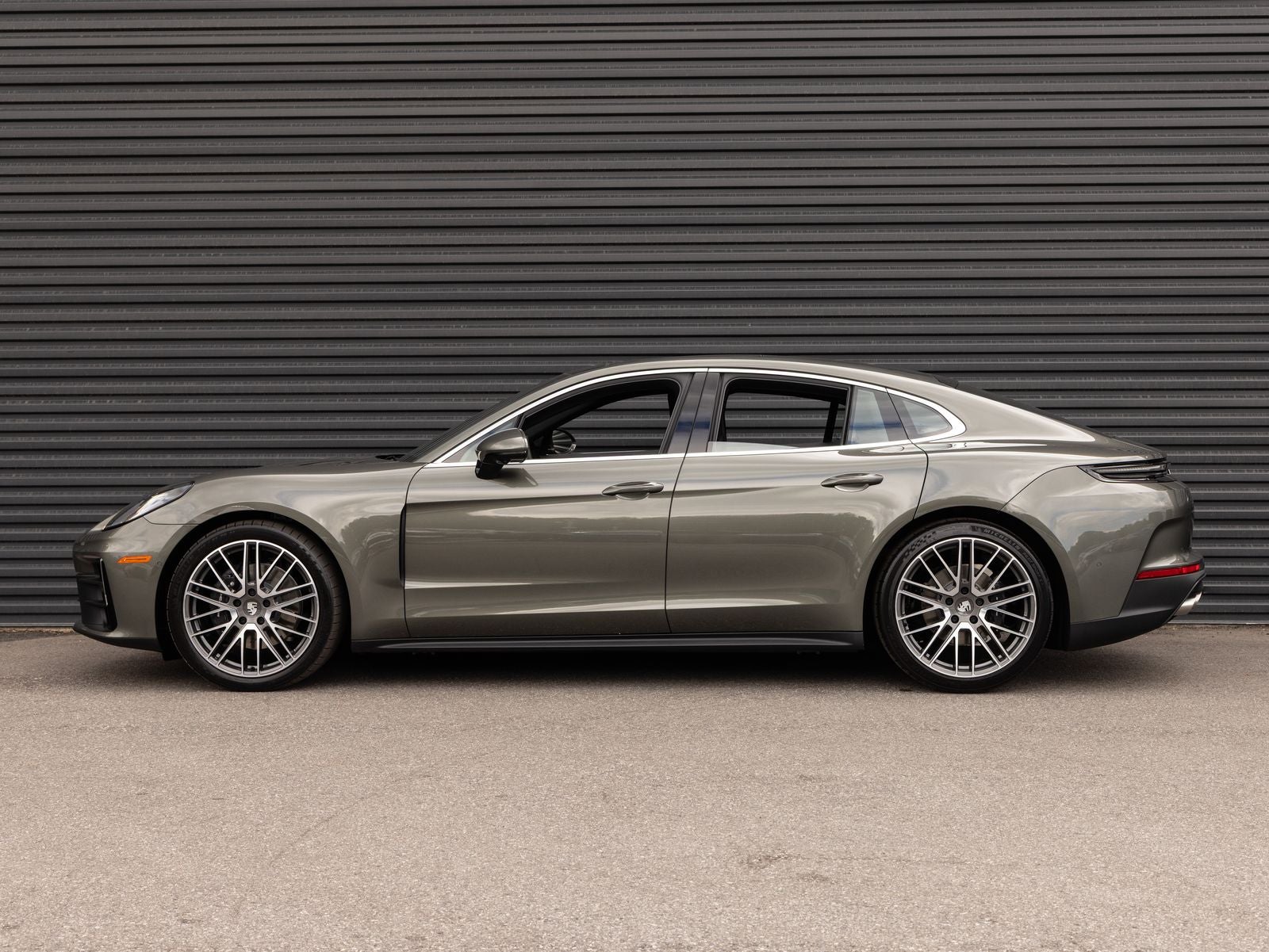 2026 Porsche Panamera 4