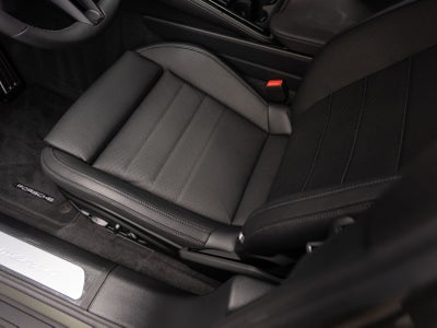 2026 Porsche Panamera 4