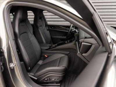 2026 Porsche Panamera 4