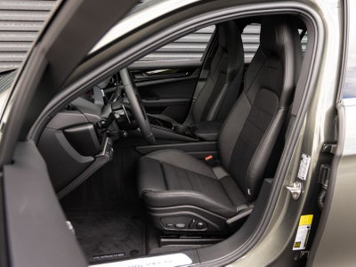 2026 Porsche Panamera 4