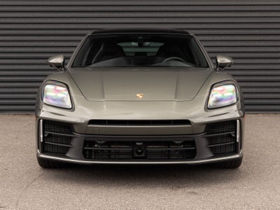 2026 Porsche Panamera 4