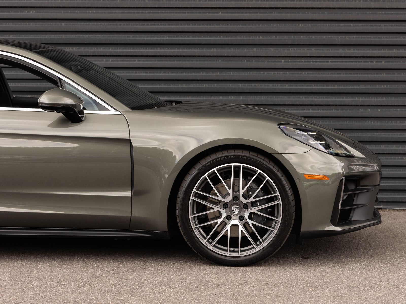 2026 Porsche Panamera 4