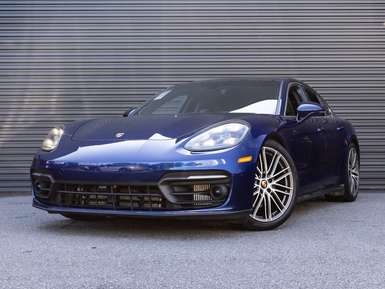 2022 Porsche Panamera 4S's photo