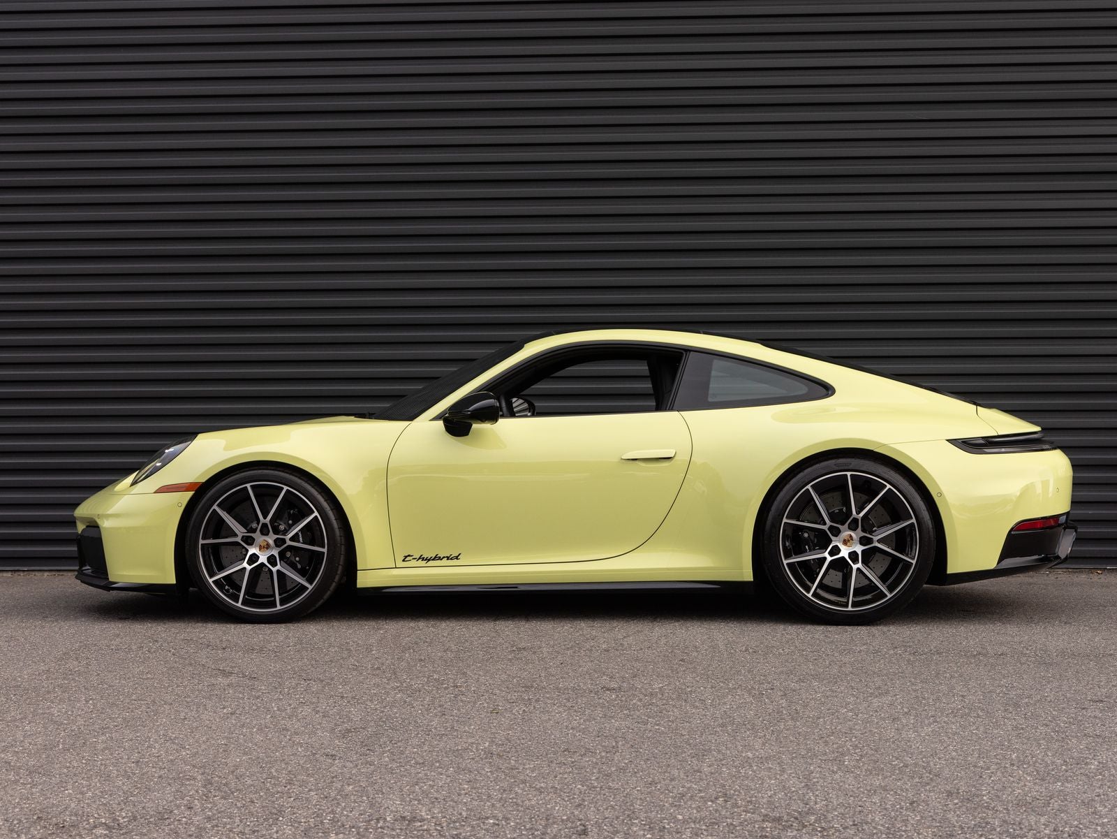 2025 Porsche 911 911 Carrera 4 GTS