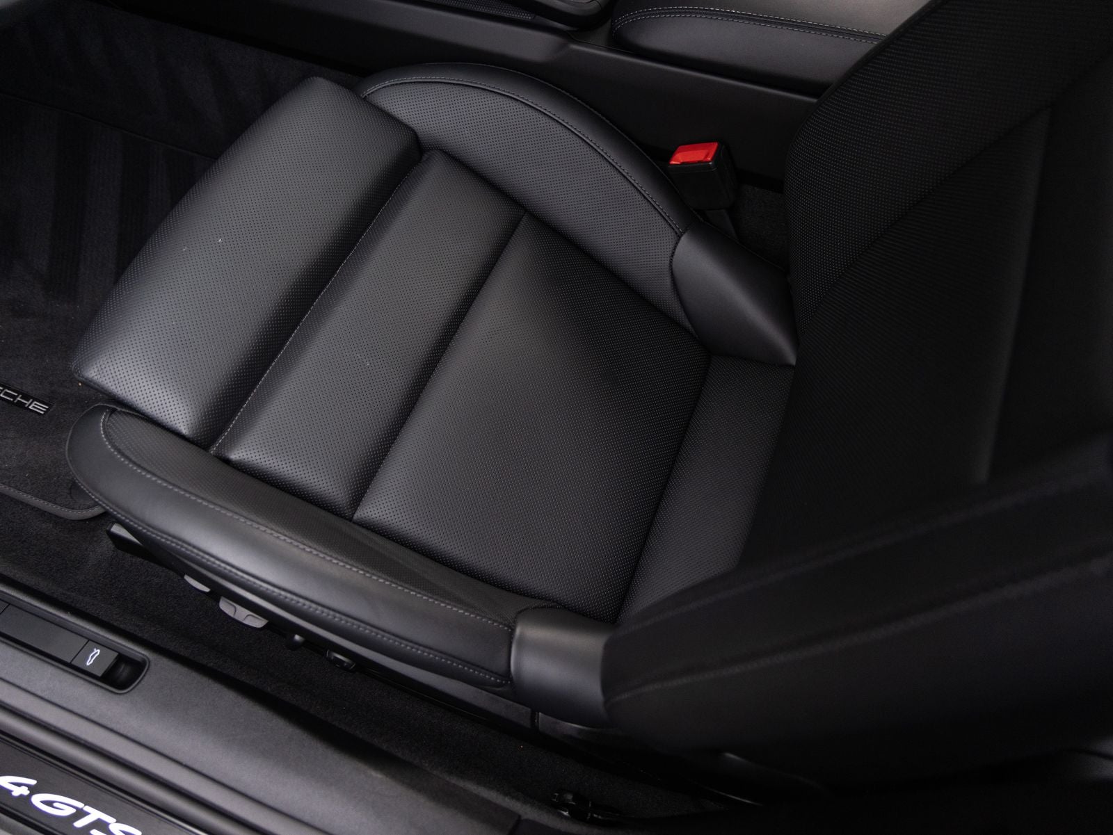 2025 Porsche 911 911 Carrera 4 GTS