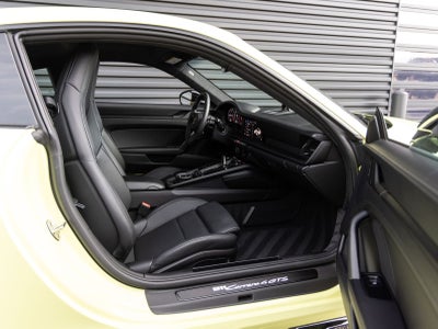 2025 Porsche 911 911 Carrera 4 GTS