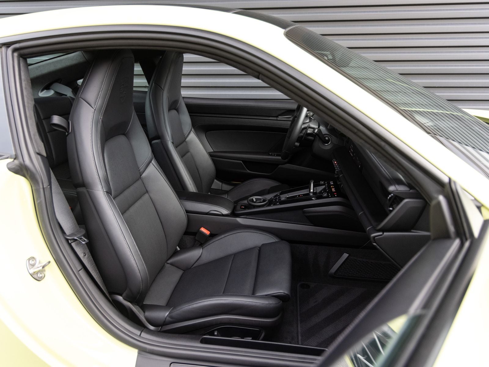 2025 Porsche 911 911 Carrera 4 GTS