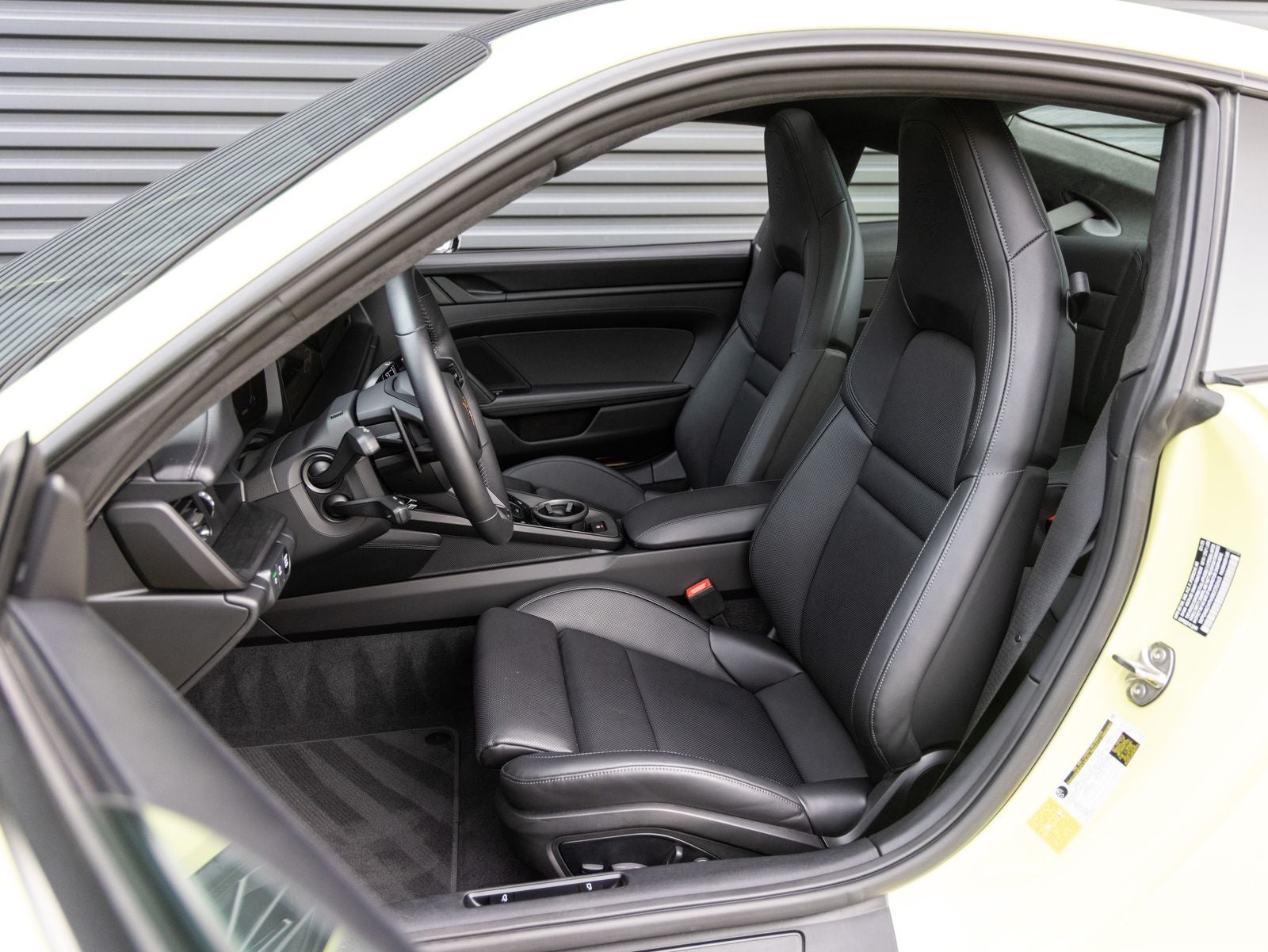 2025 Porsche 911 911 Carrera 4 GTS