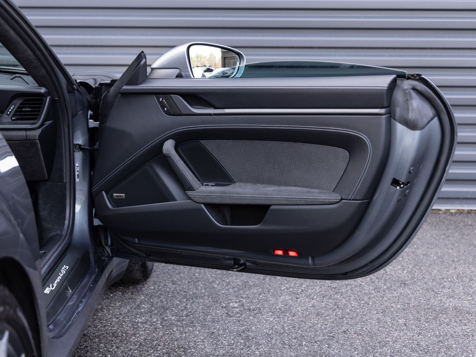 2025 Porsche 911 911 Carrera 4 GTS