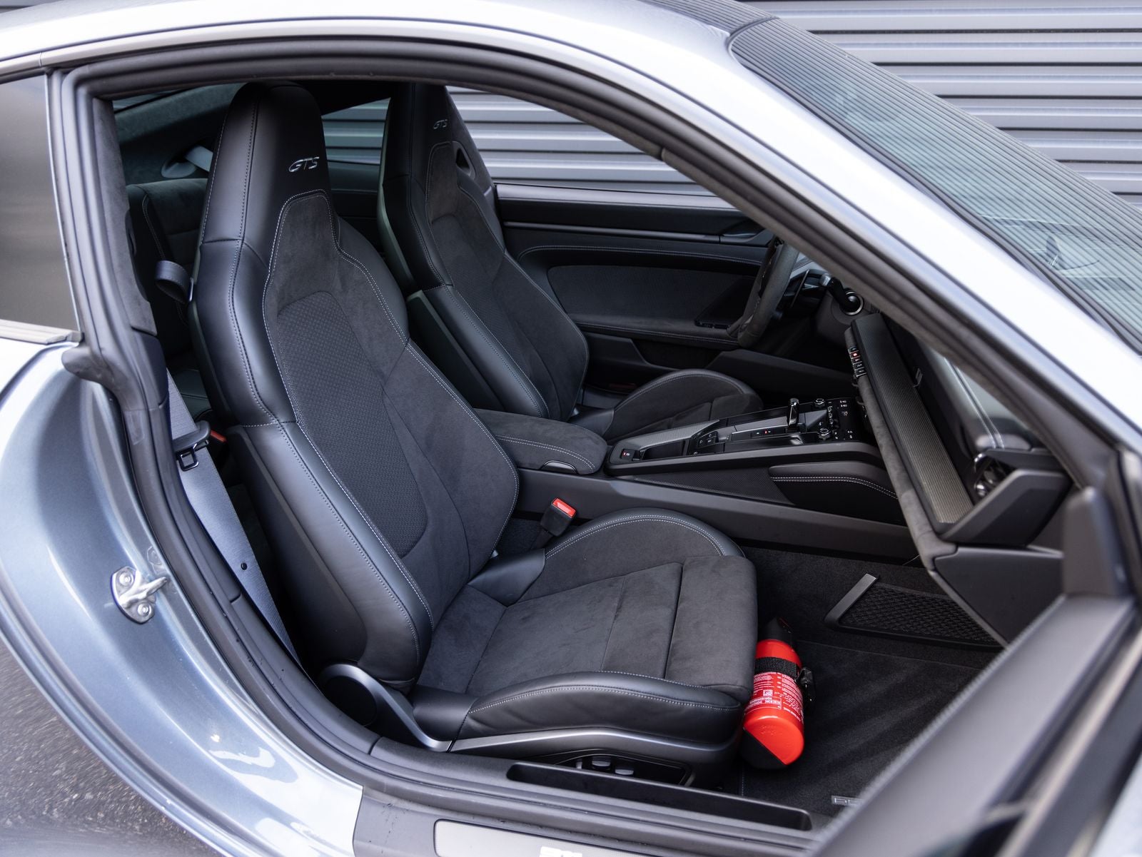 2025 Porsche 911 911 Carrera 4 GTS