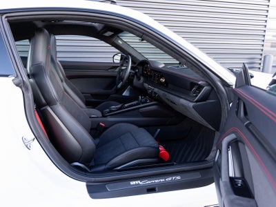 2025 Porsche 911 911 Carrera GTS
