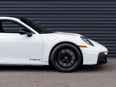 2025 Porsche 911 911 Carrera GTS