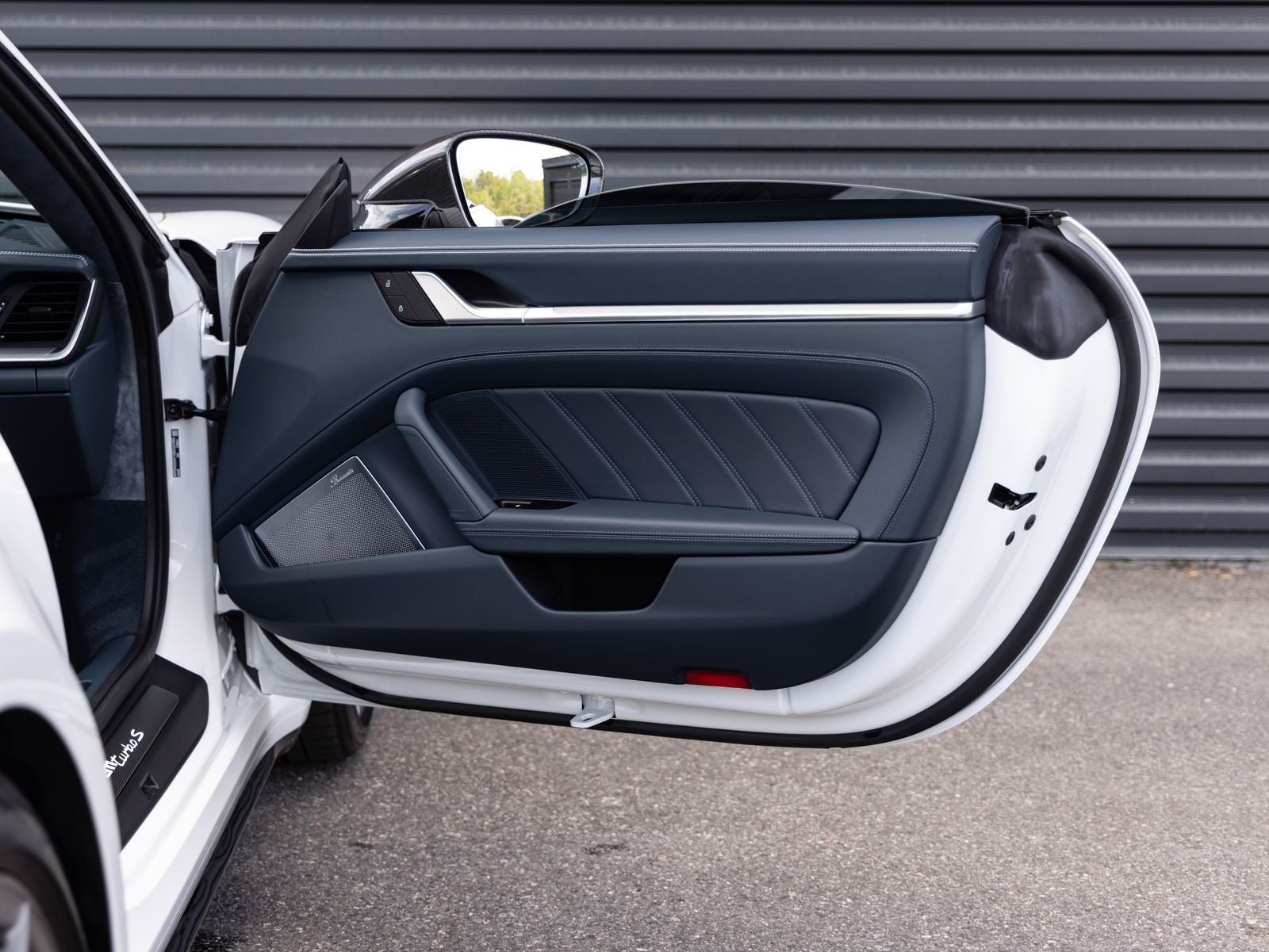 2025 Porsche 911 Turbo S