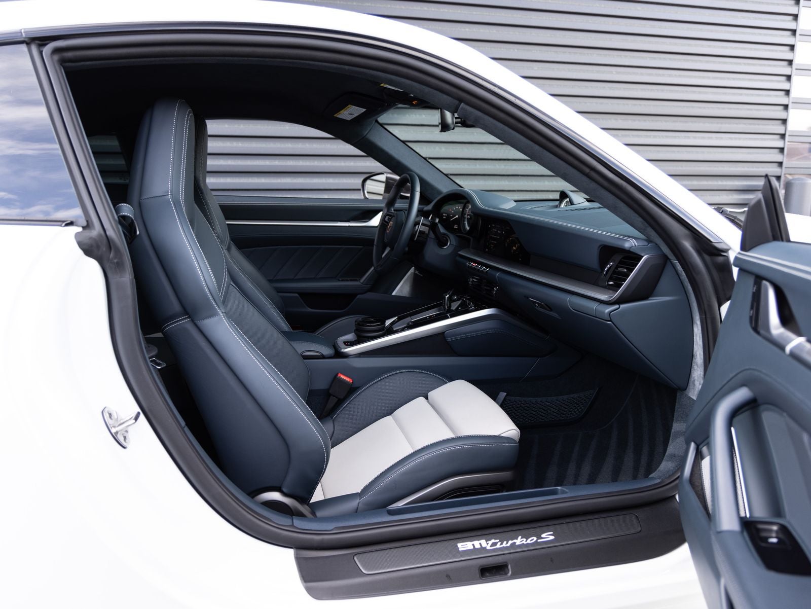 2025 Porsche 911 Turbo S