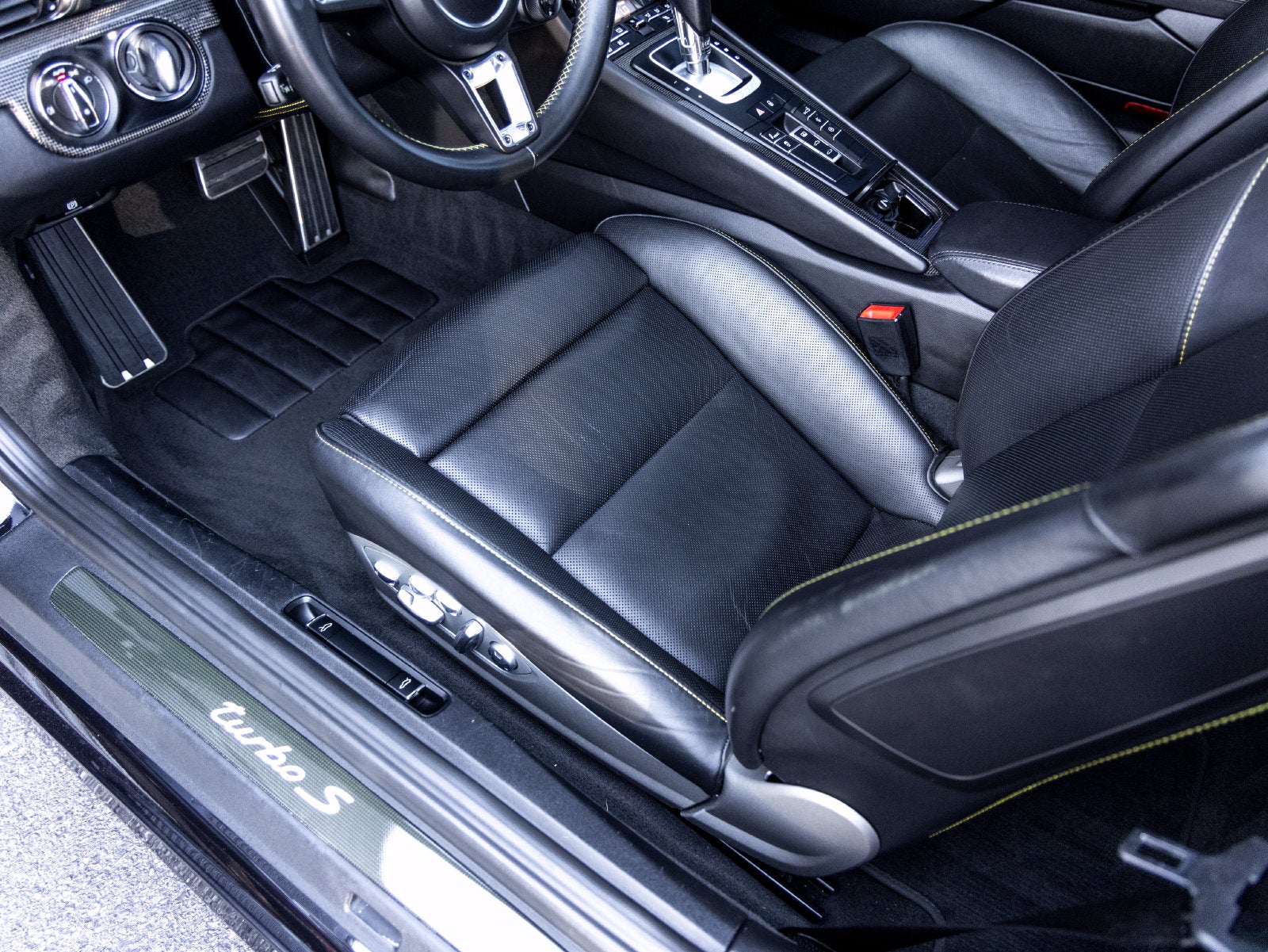 2018 Porsche 911 911 Turbo S