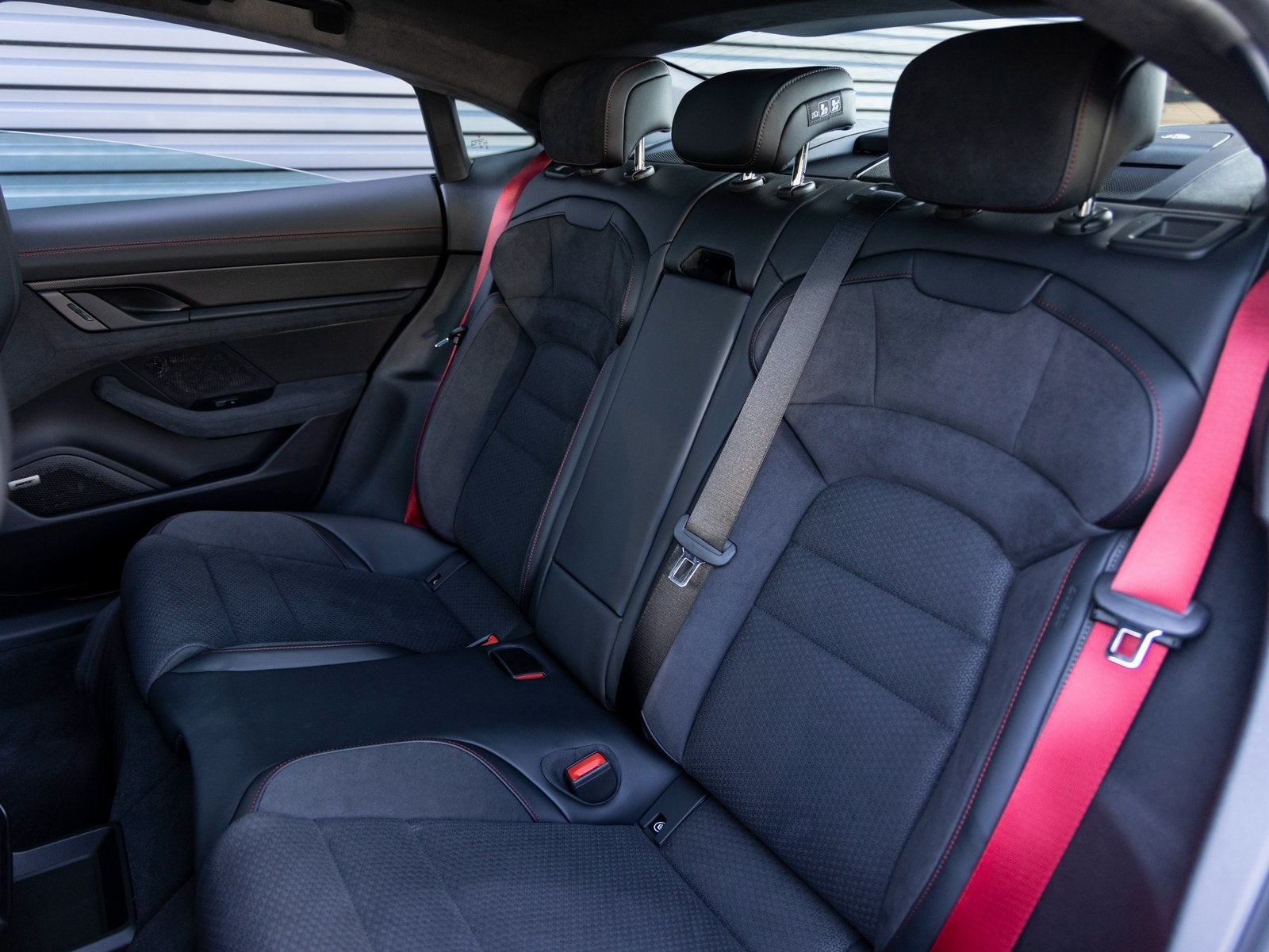 2025 Porsche Taycan Taycan GTS