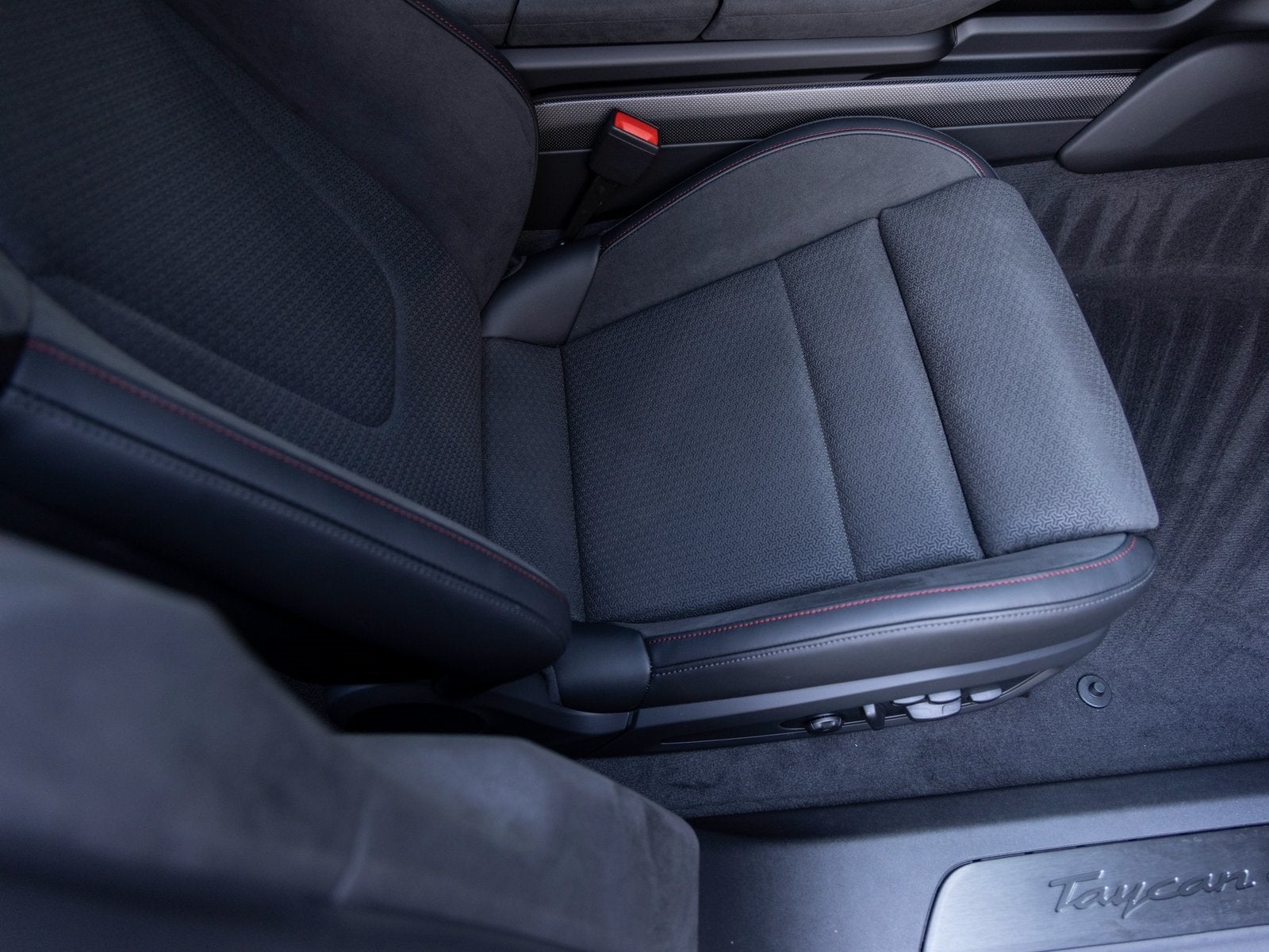 2025 Porsche Taycan Taycan GTS