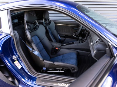 2025 Porsche 718 Cayman GT4 RS