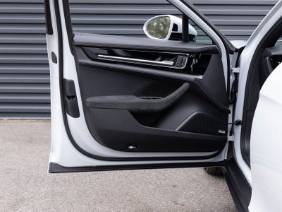 2026 Porsche Panamera Panamera 4 E-Hybrid