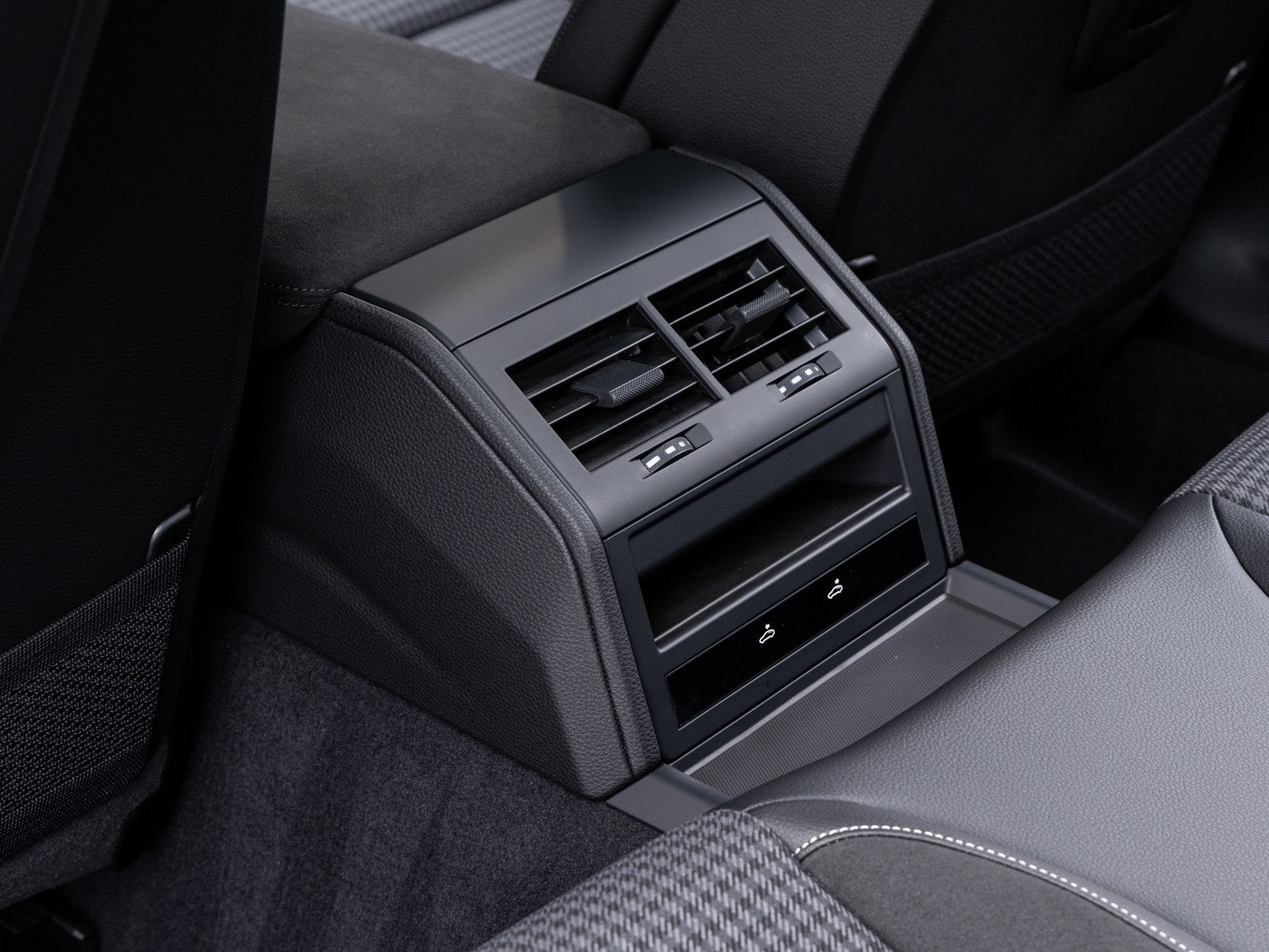 2026 Porsche Panamera Panamera 4 E-Hybrid