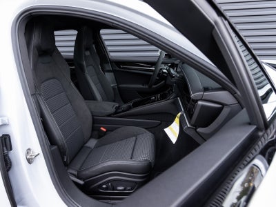 2026 Porsche Panamera Panamera 4 E-Hybrid